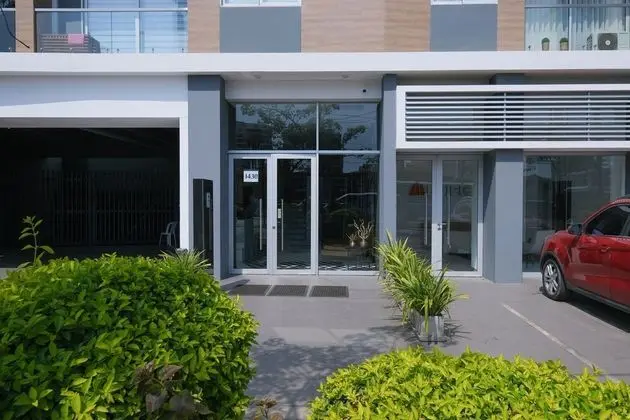 GLOBALSTAY. Stylish Stelar Apartments. Rooftop Swimming Pool - Dış Mekan