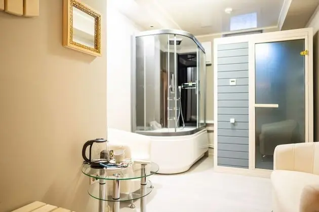 Gloria Hotel - Chelyabinsk - Havuz