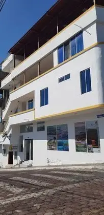 Gloria - Galápagos Inn