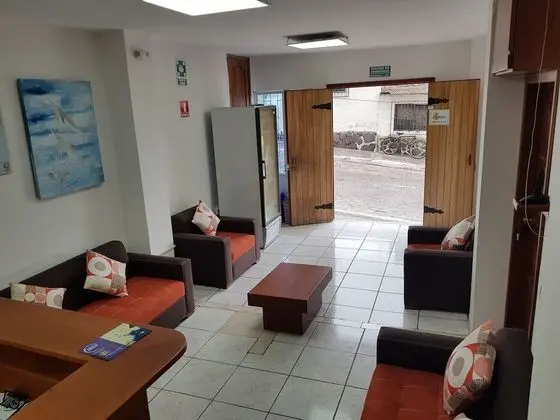 Gloria - Galápagos Inn - Lobi