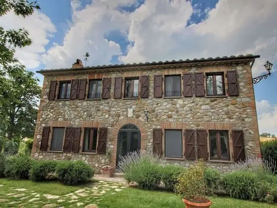 Glorious Villa in Ficulle With Swimming Pool