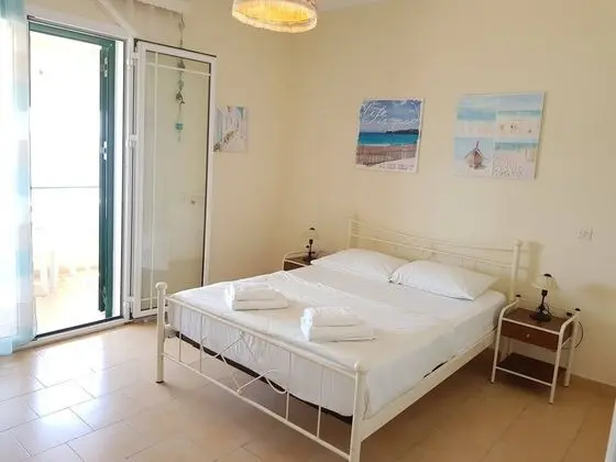 Glyfada Two Floors Maizonette Aa2g 61 - Oda