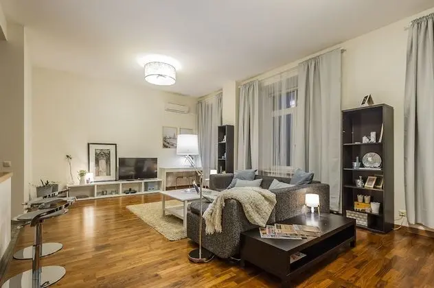 GM Apartment Serafimovicha 2