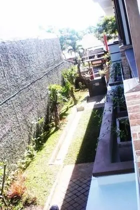 GM Bali Guesthouse - Havuz