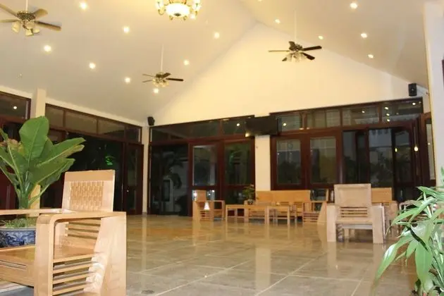 GM Doc Let Beach Resort & Spa - Lobi