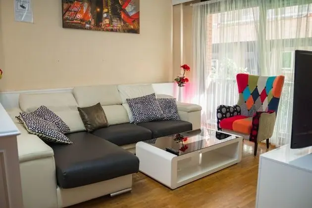 Go Bcn Hostal Ideal Badal - Oda Düzeni