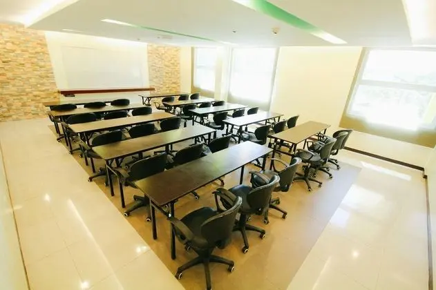 Go Hotels Bacolod - Genel