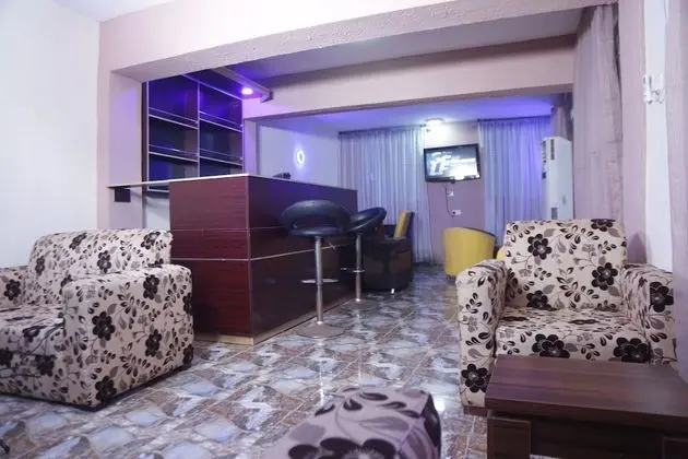 Goddis Apartments