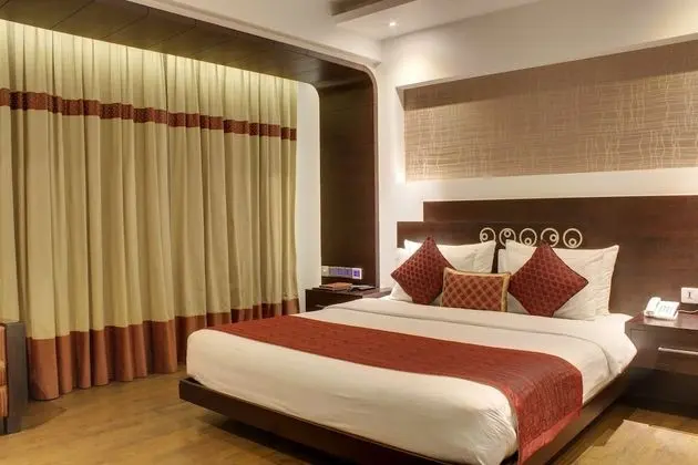 Hotel Godwin Deluxe - Dış Mekan