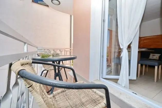 Goga - With Free Parking - A1