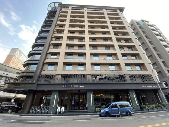 GoGo Hotel