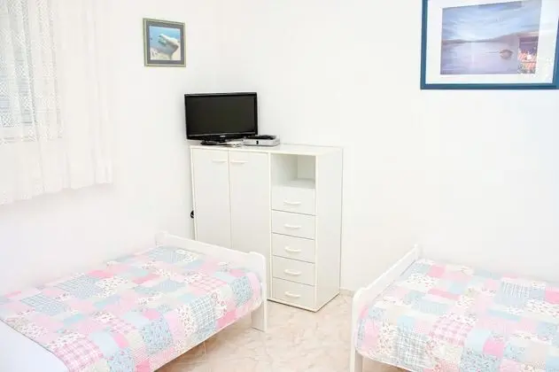 Gojko - 50 m From the Beach - A1 - Oda