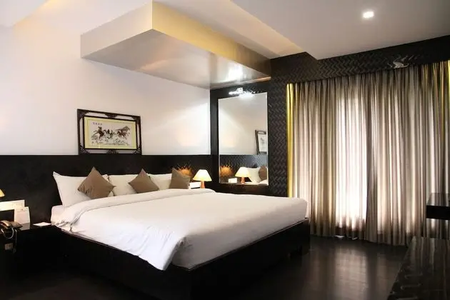 Gokulam Park Hotel