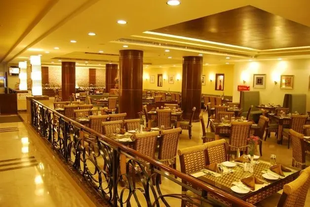 Gokulam Park Sabari OMR Hotel - Yerinde Yemek