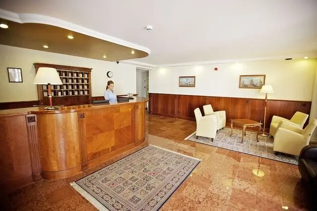 Gold Hotel & Apartments - Lobi