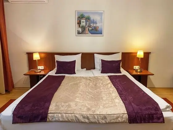 Gold Hotel & Apartments - Lobi