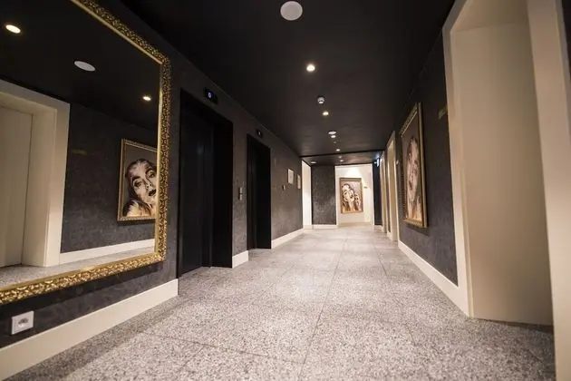 The Gold Bank - İç Mekan