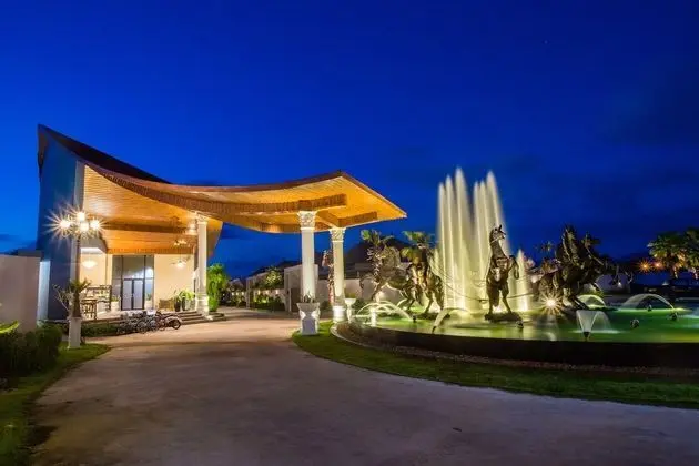 Gold Chariot Pool Villa