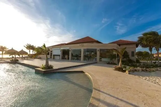 Gold Coast - Beautiful 2 Bedroom Town House - Havuz