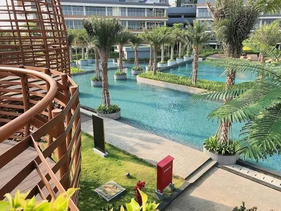 Gold Coast PIK Sea View Apartments by LongeSuites - Havuz