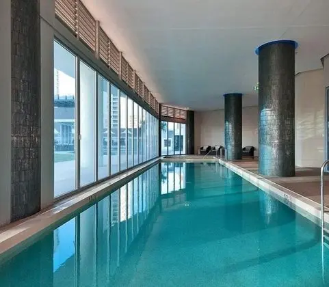 Gold Coast Private Apartments - Havuz