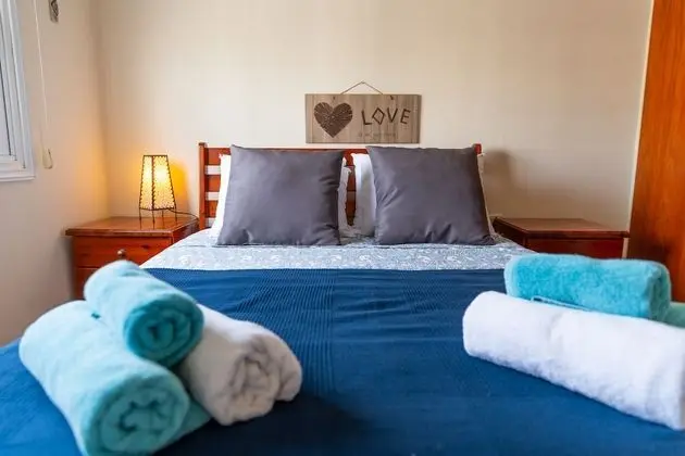 Gold Feathers Apartment By STAY BnB