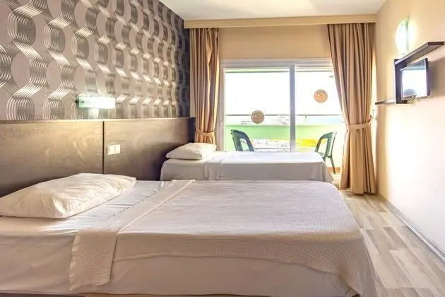 Gold Green Hotel - Oda