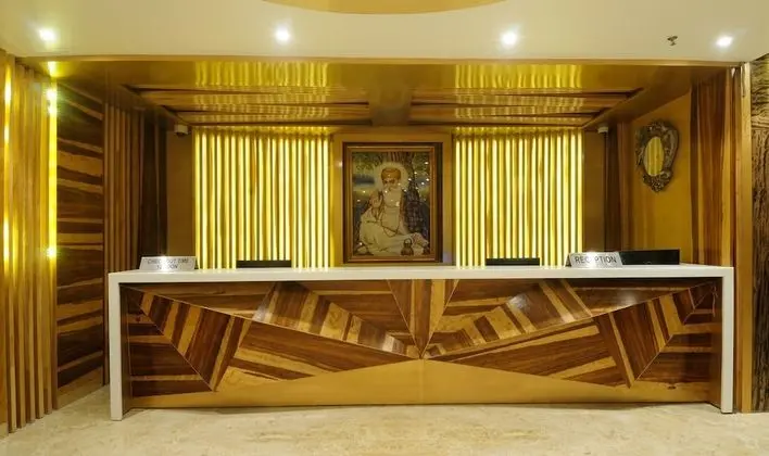 The Gold Regency - Lobi