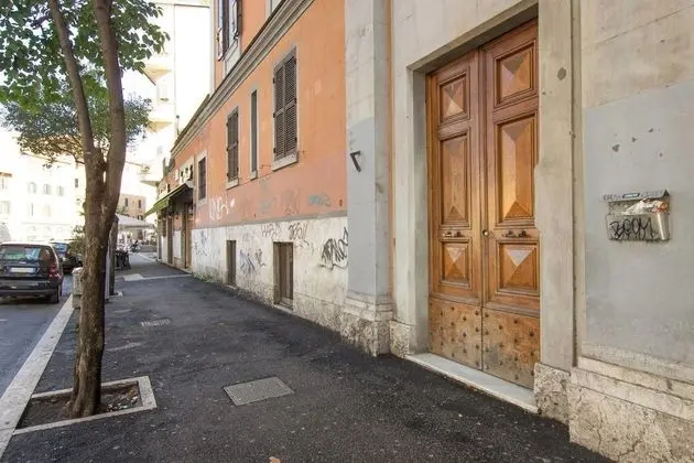 Gold Vatican Apartment