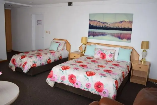Golden Age Motor Inn