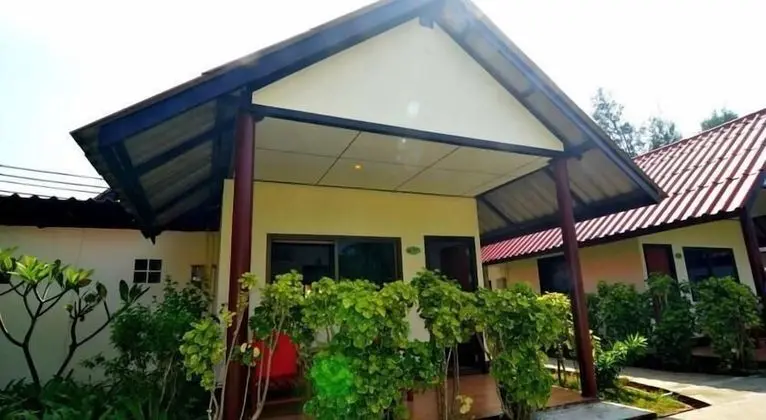 Golden Bay Cottage