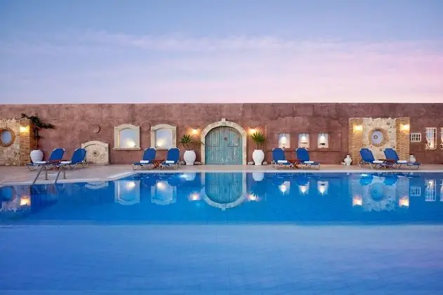 Golden Bay Hotel