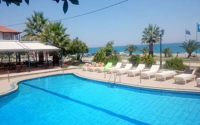 Golden Beach Agiocampos Hotel - Havuz