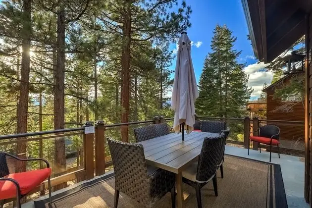 Golden Bear Lodge