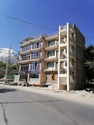 Golden Bite Hotel And Restaurant