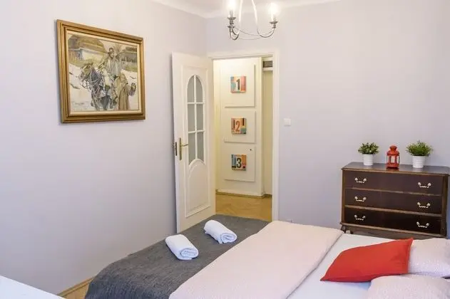 Golden Center Apartment