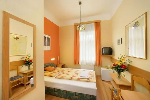 Hotel Golden City Garni - Oda