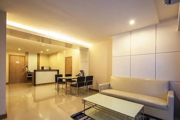 Golden City Rayong Hotel - Lobi