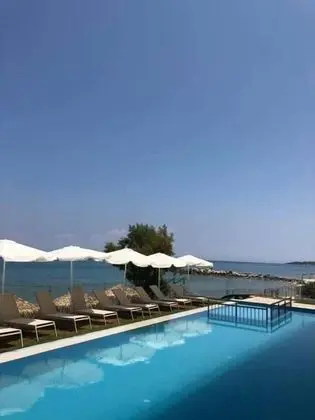 Golden Coast Boutique - Luxury Living - Havuz