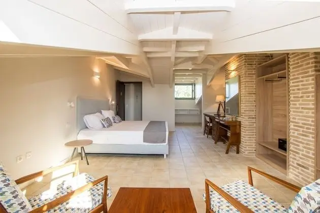 Golden Coast Boutique - Luxury Living - Oda