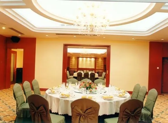 Golden Coast Lawton Hotel - Yerinde Yemek