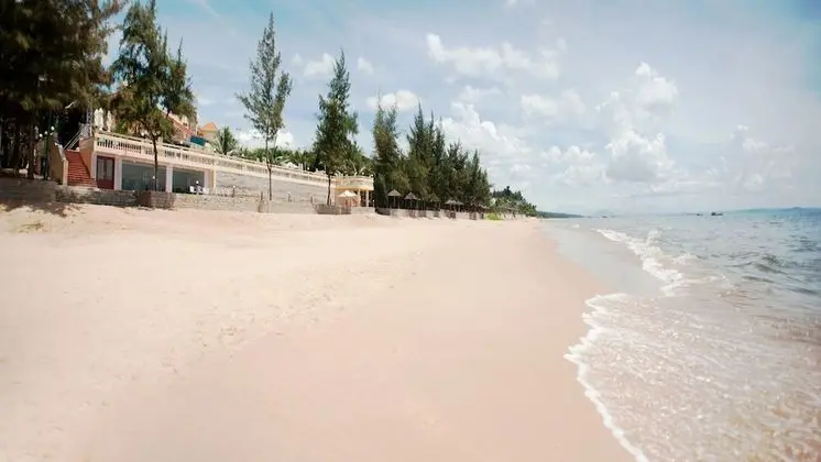Golden Coast Resort and Spa