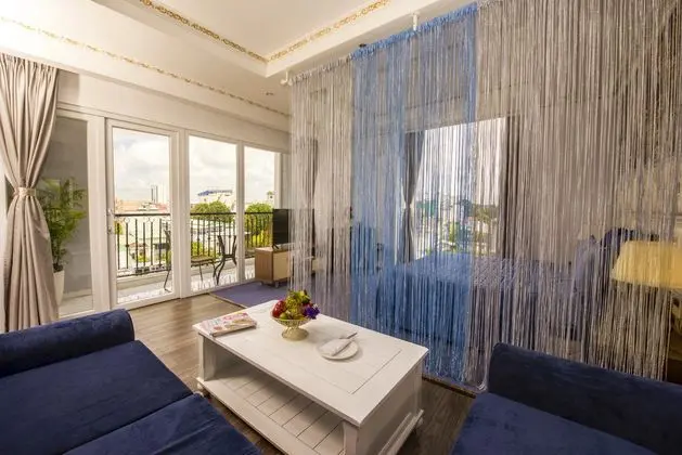 Golden Crown Hotel Saigon