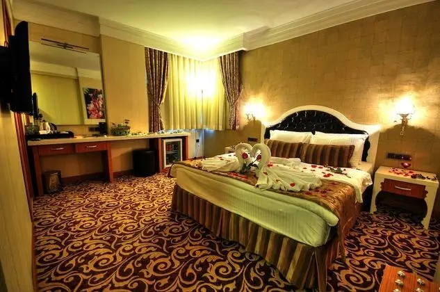 Golden Deluxe Hotel - Oda
