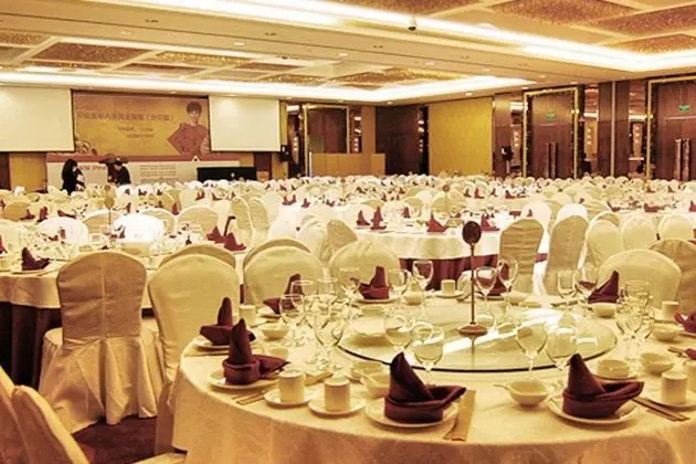 Golden Eagle Summit Hotel Kunming