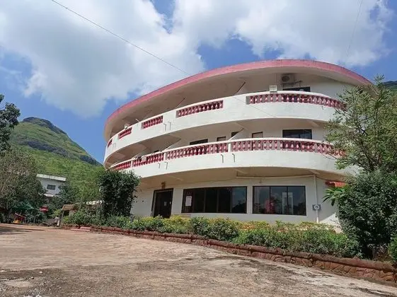 Golden Resort and Farm