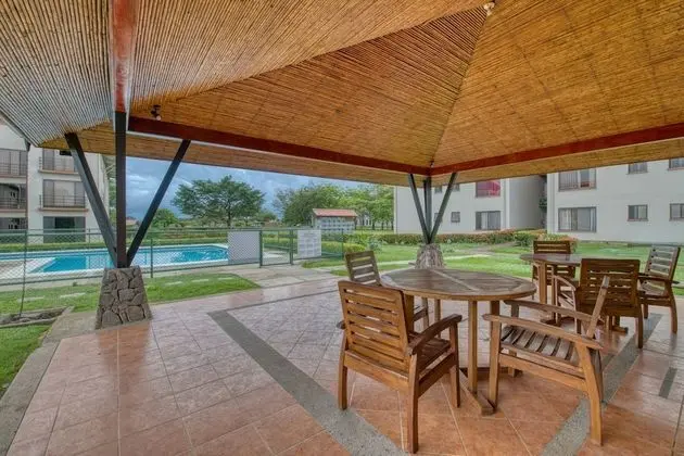 Golden Getaway Apartments - Dış Mekan