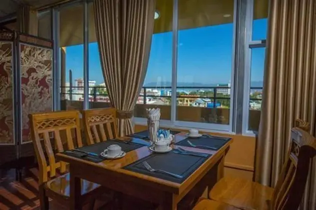 Golden Gum Kino Hotel Nyaung Shwe - Yerinde Yemek