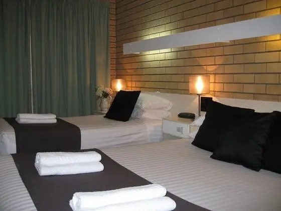 Golden Harvest Motor Inn