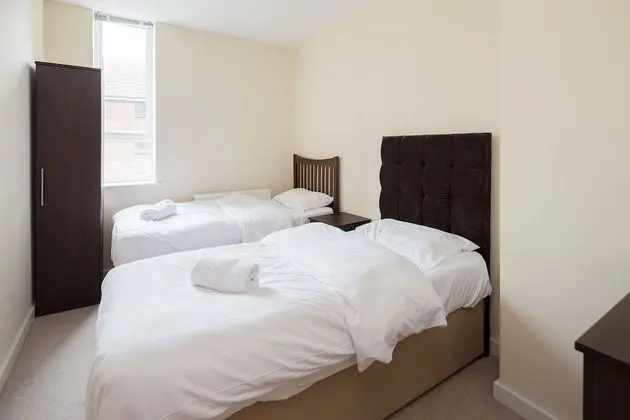 Golden Heights Suites by Kasar Stays - Oda